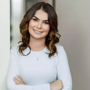 Holly Power, Port Moody, Real Estate Agent